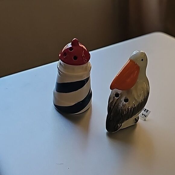 Mini Seaside Pelican and Lighthouse Salt and Pepper Shaker - Picture 2 of 3